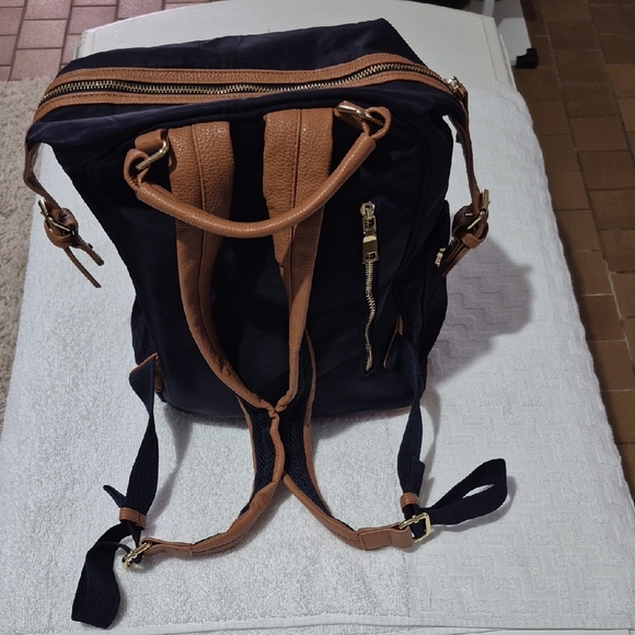 Tommy Bahama Backpack - Picture 2 of 10